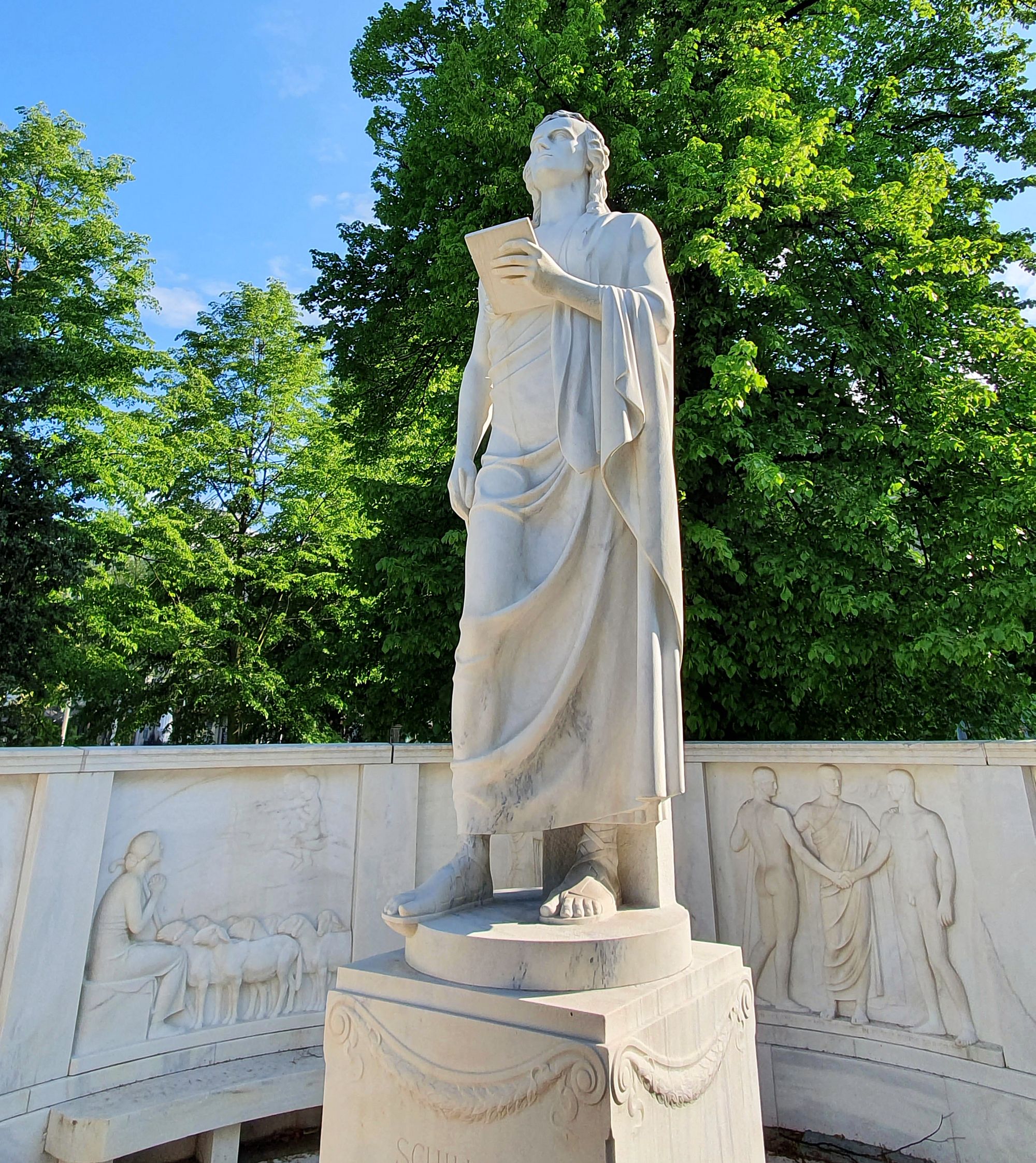 Schiller-Denkmal am Jorge-Gomondai-Platz. Foto: Archiv Anton Launer