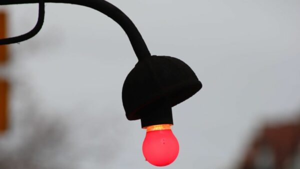 Die rote Lampe vorm Raskolnikoff. Foto: Archiv Anton Launer