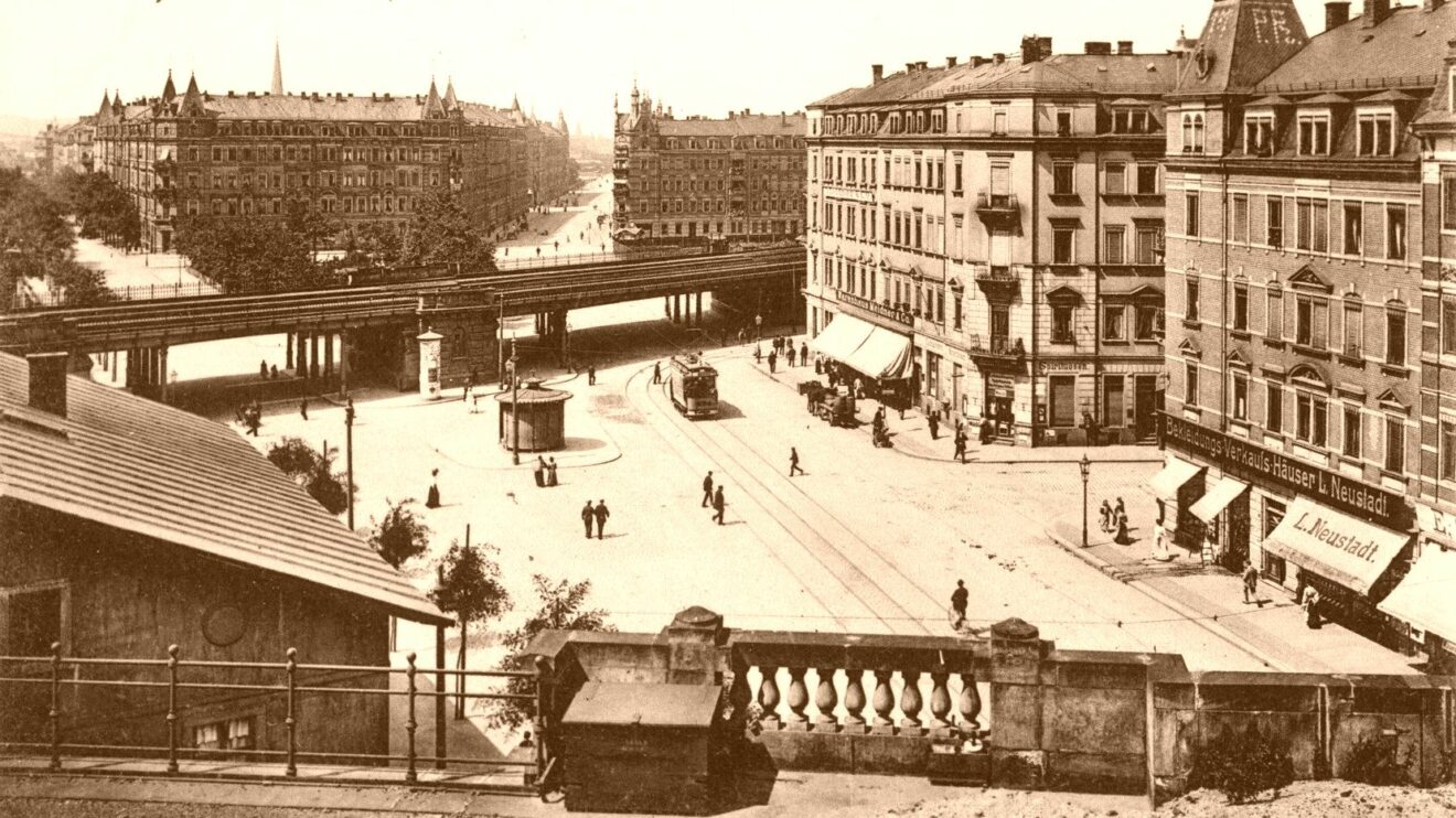 Bischofsplatz um 1910, zeitgenössische Postkarte