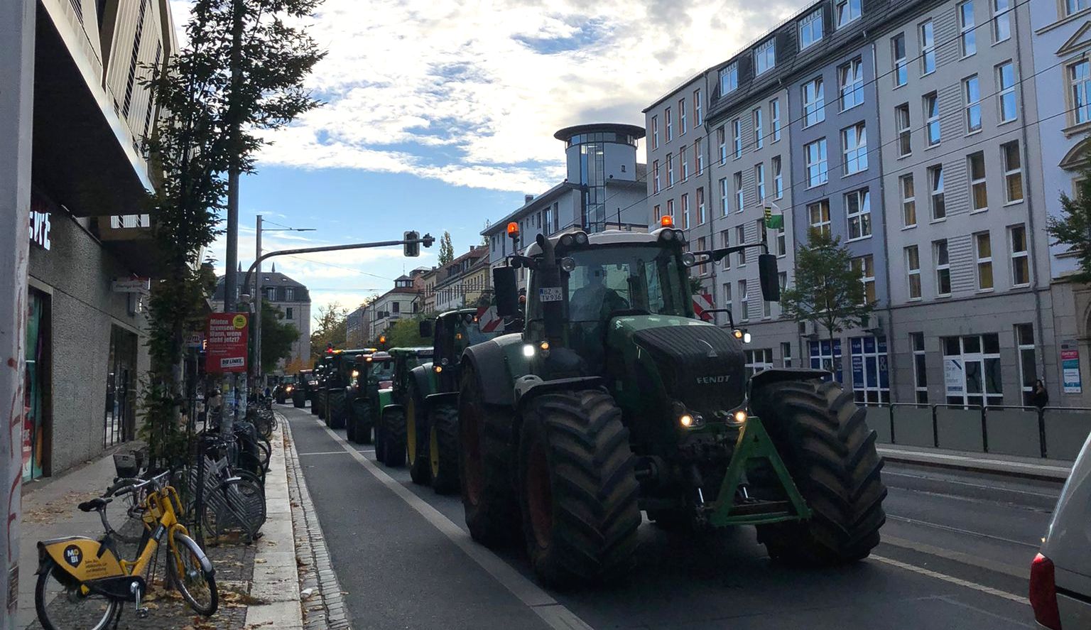 Treckerprotest auf der Bautzner Straße. Foto: Haase Media