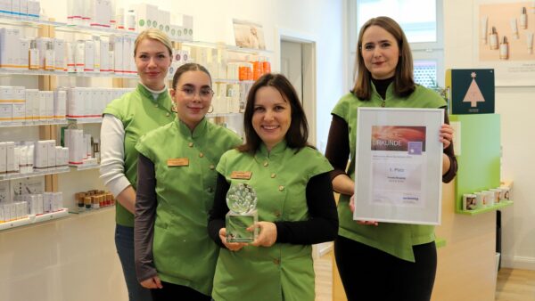 Ausgezeichnetes Kosmetik-Team "Samt & Seide"