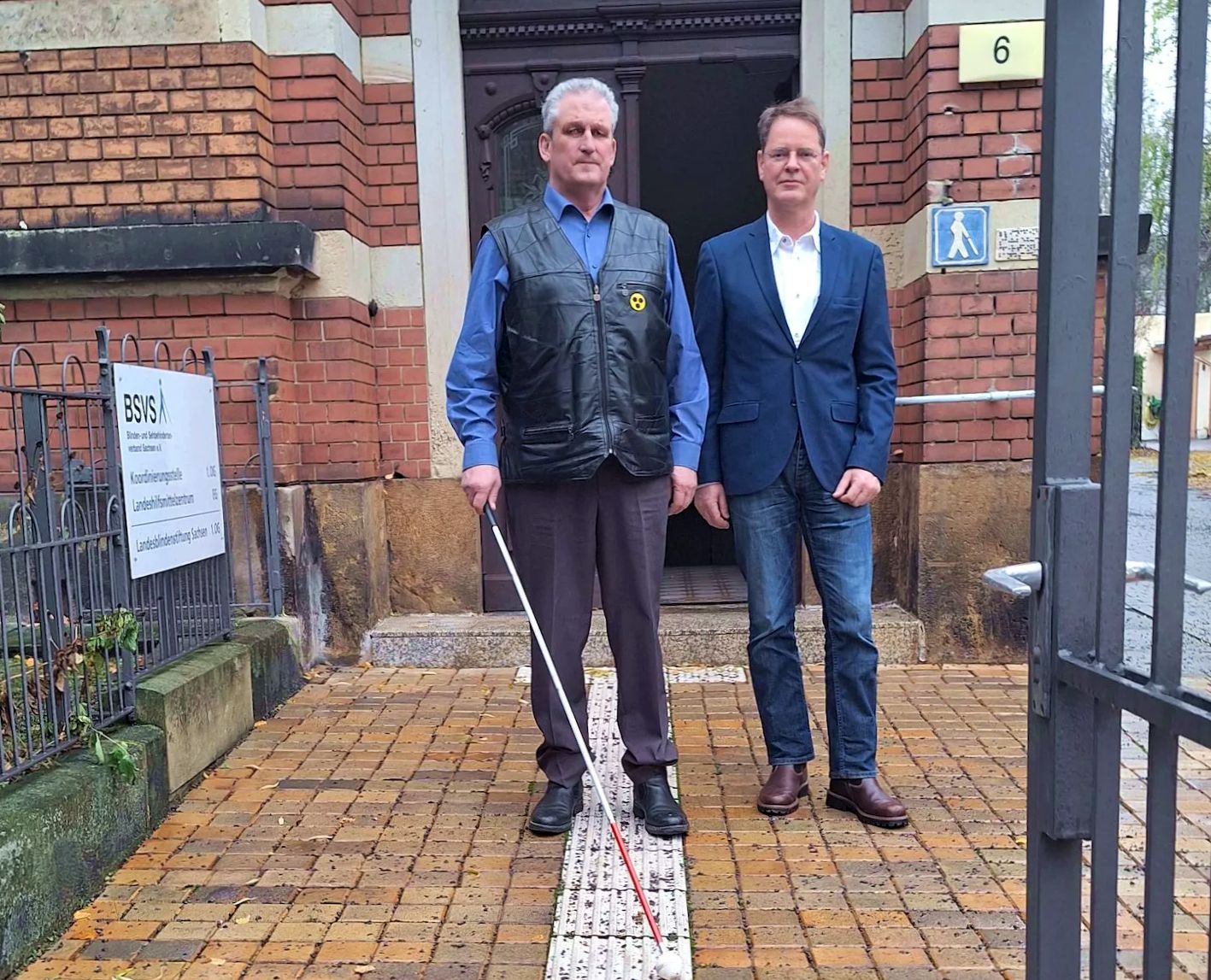 Uwe Hauschild (links), vom Blinden- und Sehbehindertenverband Sachsen e.V und Stadtplaner Thomas Köhler setzen sich für die Teilhabe aller am gemeinsamen Leben ein.