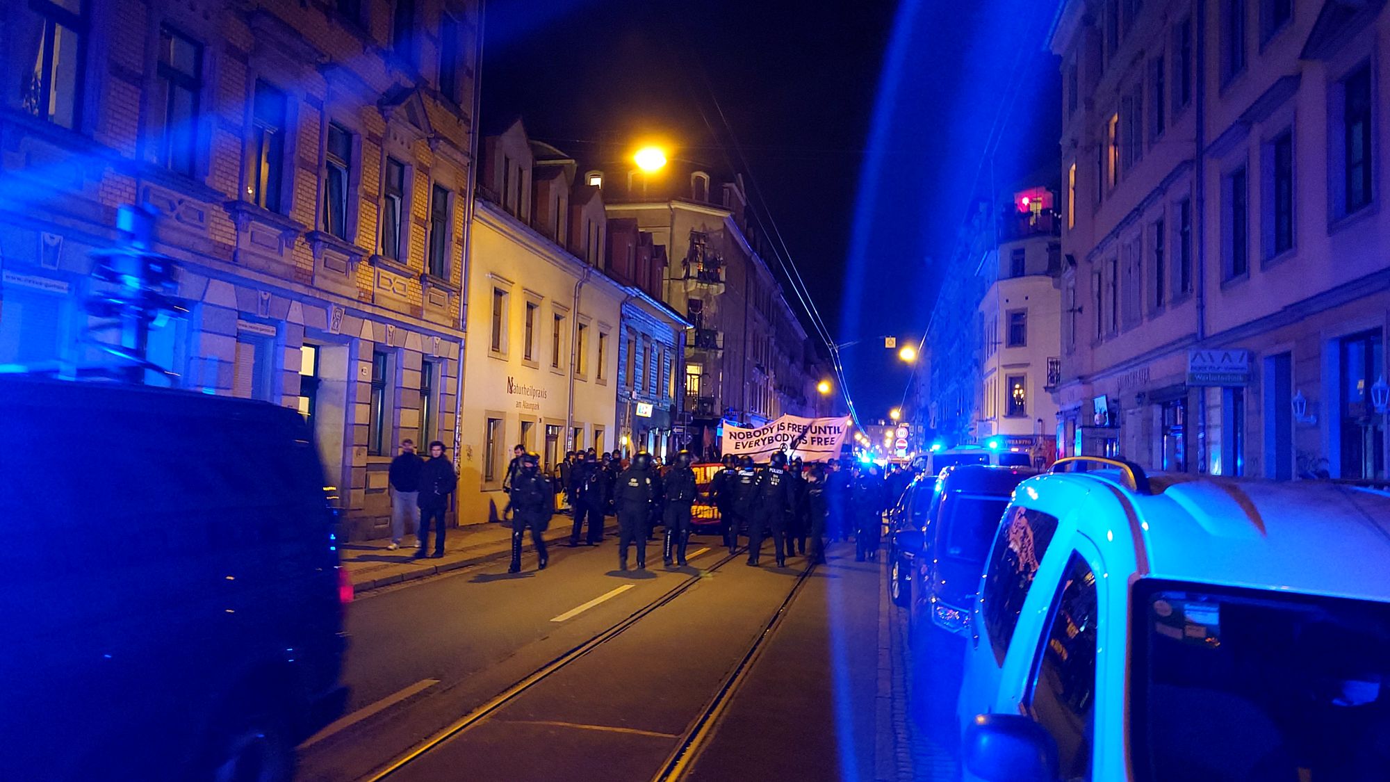 Demo durch die Neustadt