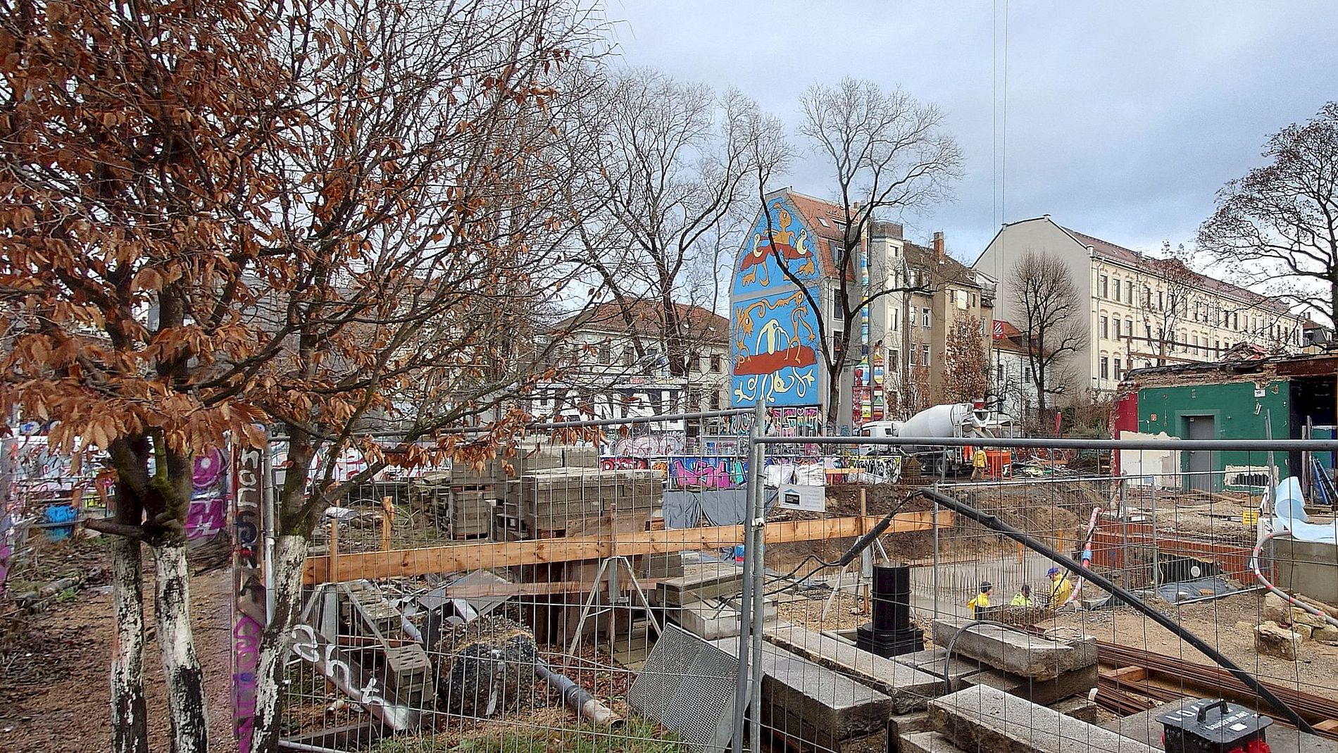 Beim Kulturzentrum Scheune wird das Fundament gegossen.