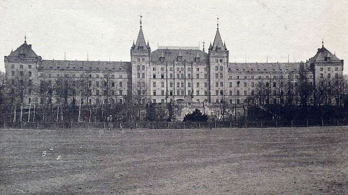 Alaunplatz um Kaserne um 1920 - zeitgenössische Postkarte