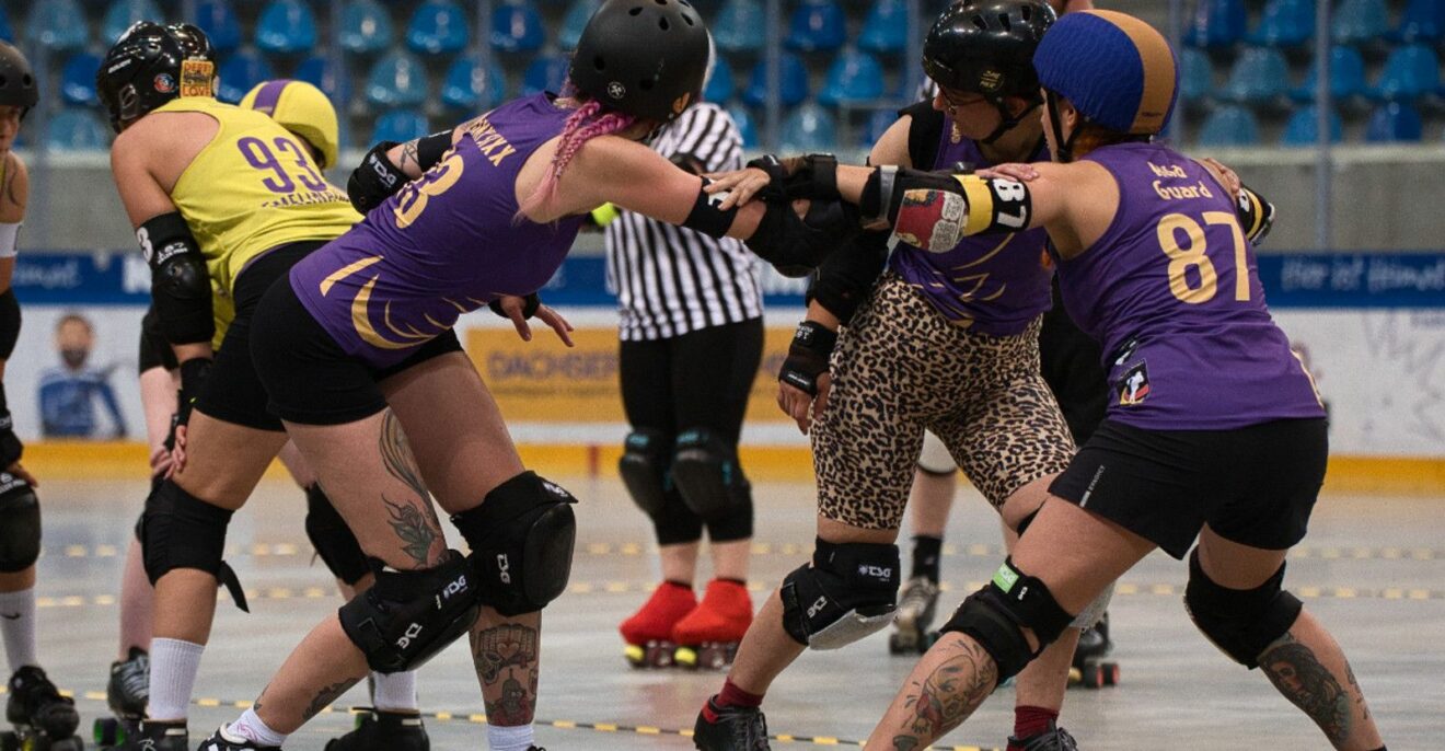 Roller Derby ist eine Vollkontaktsportart. Foto: @roller_lens