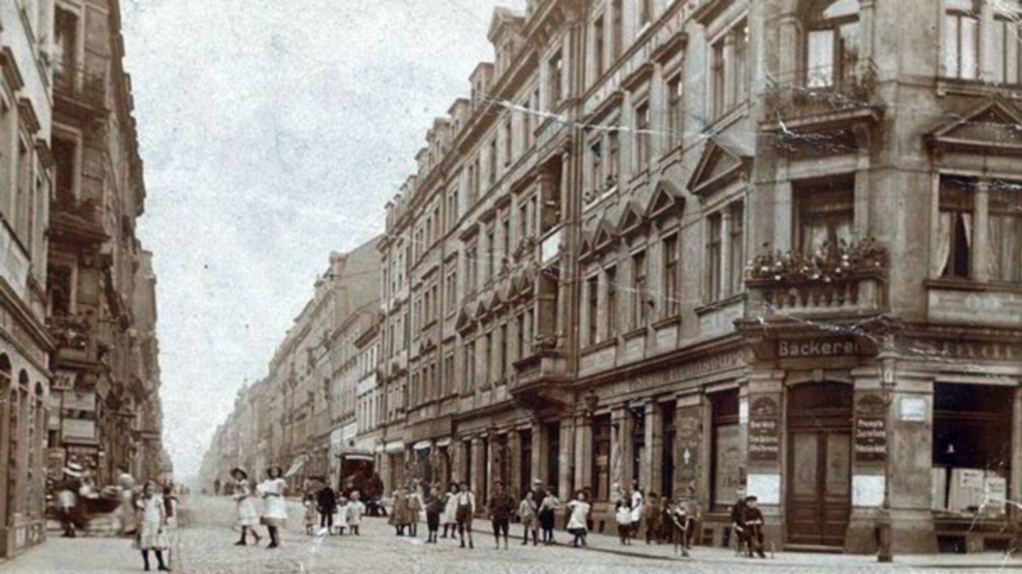 Louisenstraße Ecke Kamenzer Straße und Martin-Luther-Straße. Postkarte um 1900