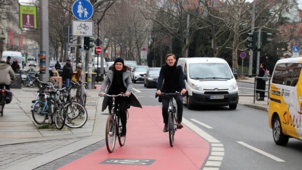 SPD auf dem Rad: Anna Holowenko und Stefan Engel. Foto: Anton Launer