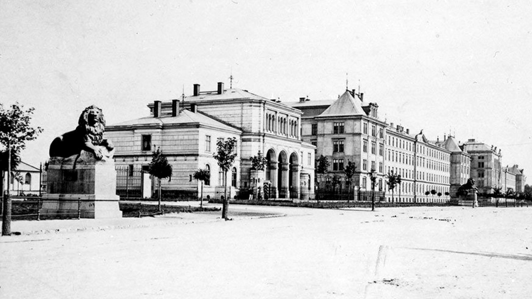 Albertstadt, Kaserne 2, Grenadierregiment und Grenadierwachgebaeude - zeitgenössische Postkarte