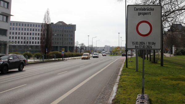 Ab Freitag, 18 Uhr in Richtung Altstadt gesperrt: die Carolabrücke. Foto: Marius Noack