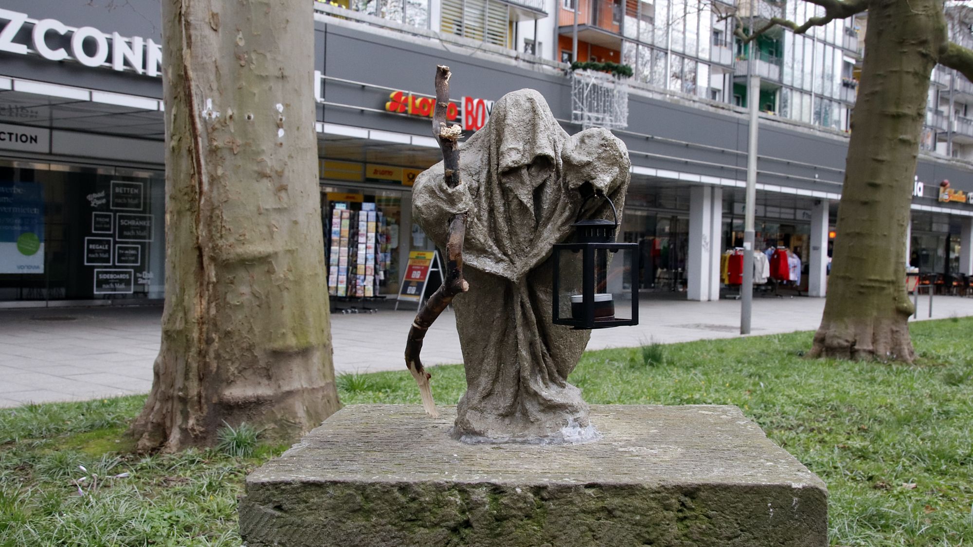 Kleiner Tod auf der Hauptstraße - Foto: Marius Noack