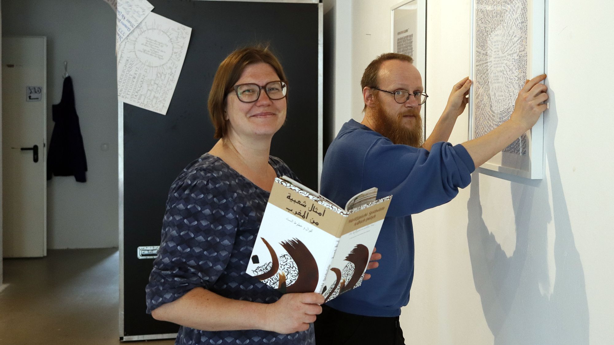 Katja Völlkel und Silvio Colditz bei der Vorbereitung des PopUp-Stores in der Hauptstraße - Foto: Anton Launer