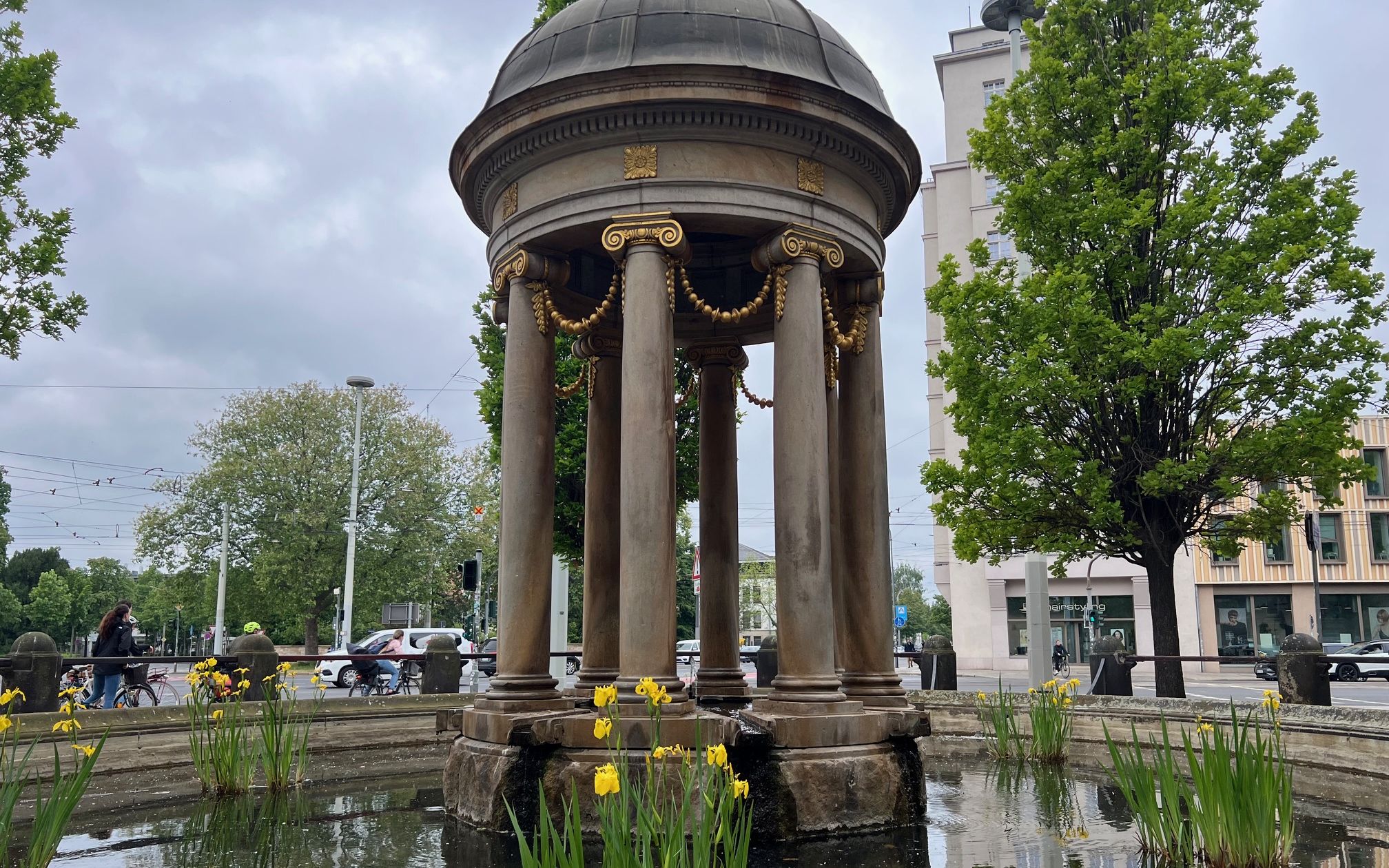 Artesischer Brunnen am Albertplatz, Foto: Amy Rösch