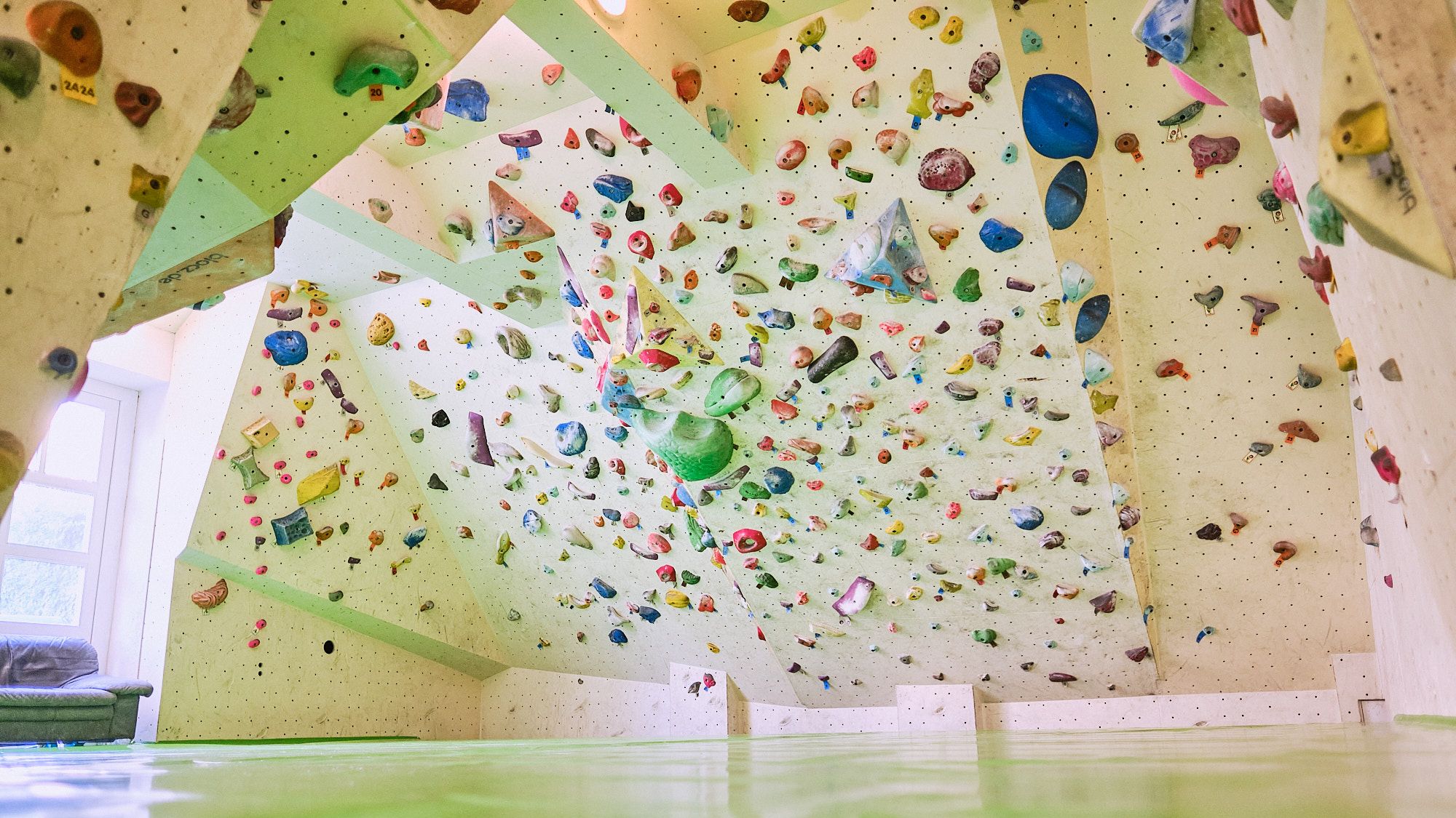 Die "große" Halle in der Bouldercity - Foto: Stephan Böhlig