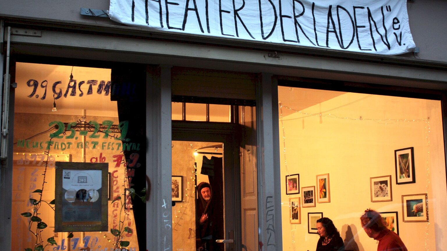 Theater „Der Laden“ in der MartinLutherStraße NeustadtGeflüster