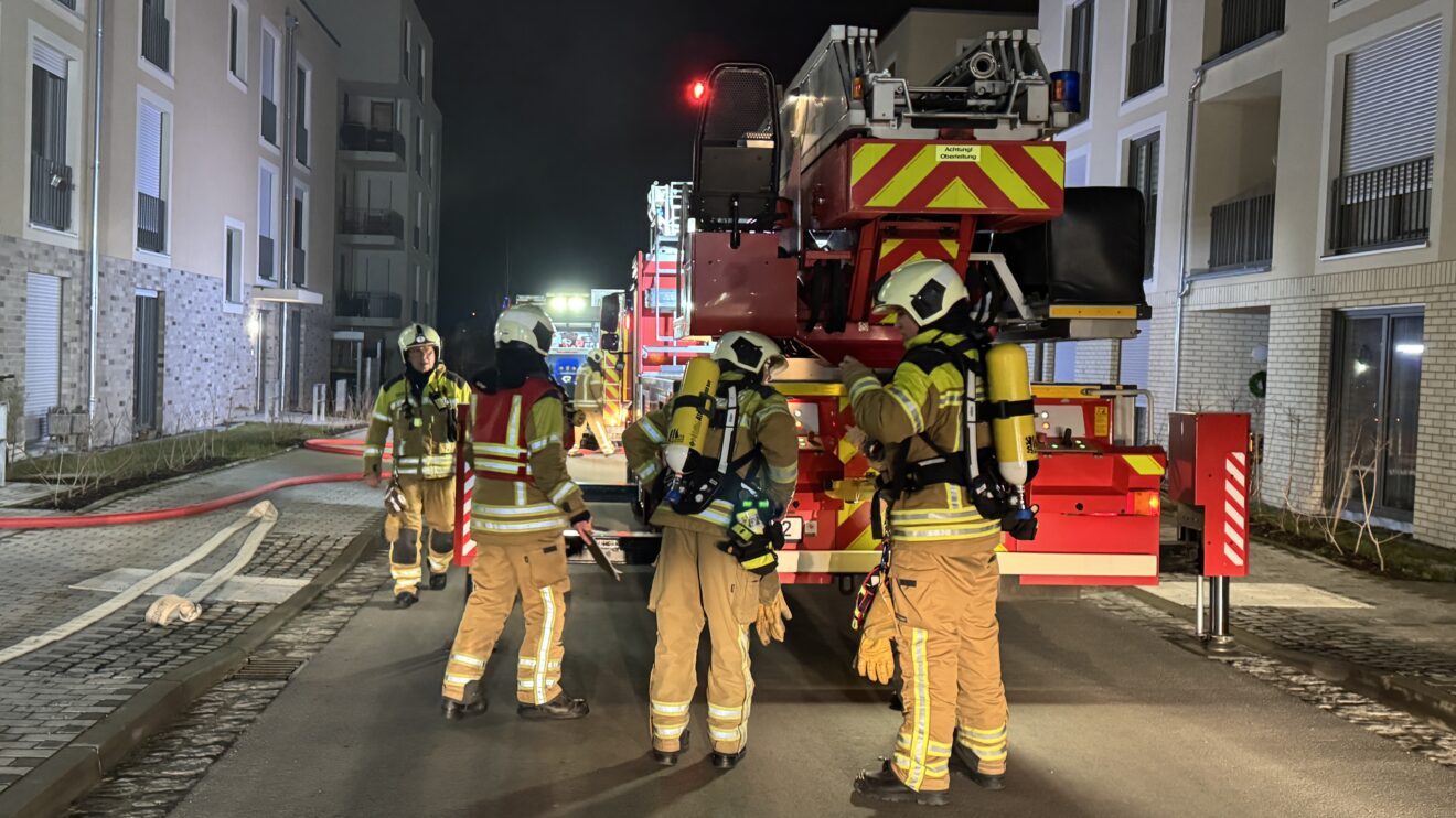 Feuerwehr-Einsatz in der Eva-Büttner-Straße - Foto: Feuerwehr Dresden