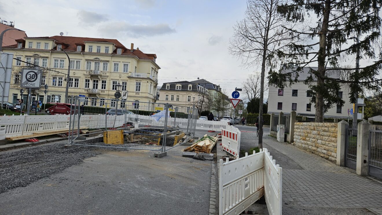 Erna-Berger-Straße teilweise gesperrt. Foto: Anton Launer