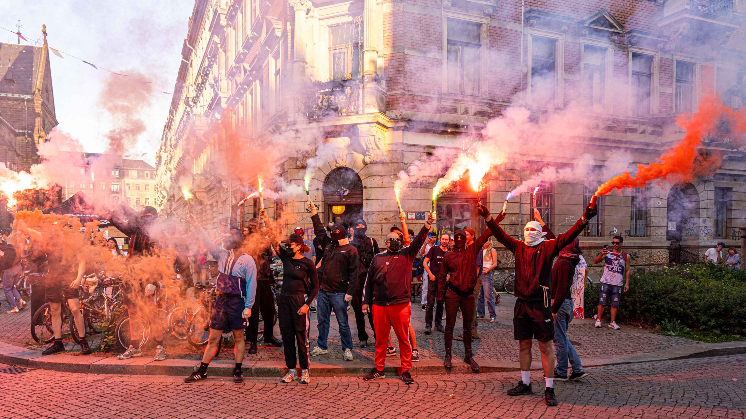 "Free-Maja"-Aktion auf der Martin-Luther-Straße - Foto: Peter Zuber