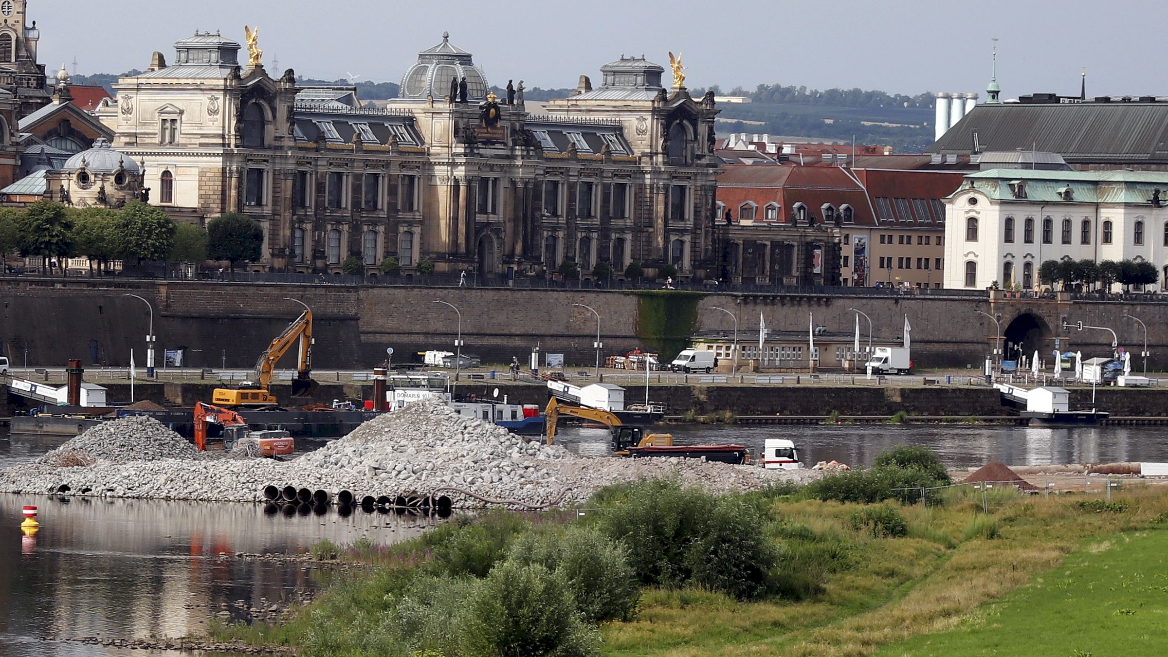 Die Baustraße auf der Neustädter Seite wird zurückgebaut. Foto: Anton Launer