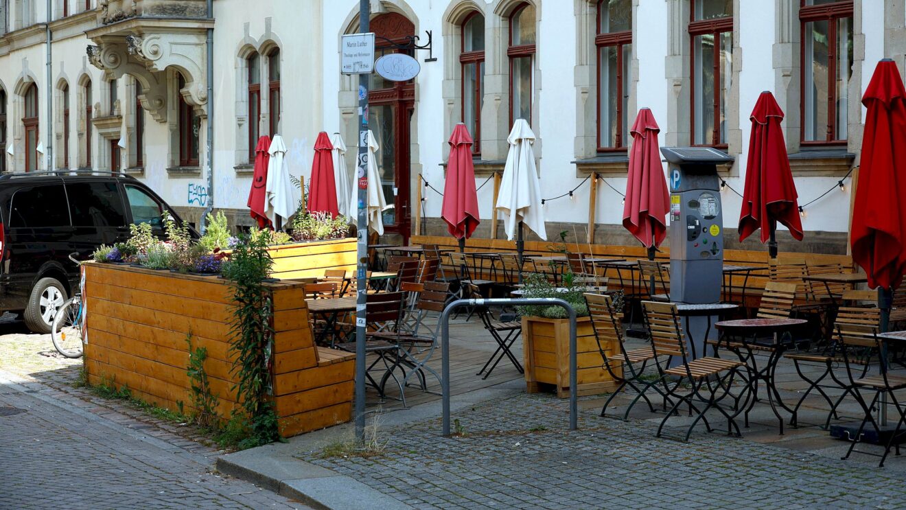 Ausgezeichnetes Parklet an der Glocke am Martin-Luther-Platz - Foto: Florian Varga