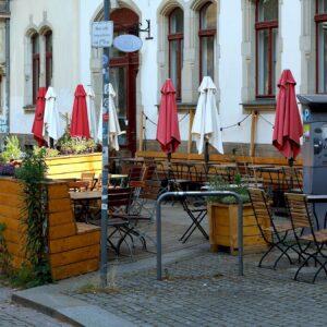 Ausgezeichnetes Parklet an der Glocke am Martin-Luther-Platz - Foto: Florian Varga