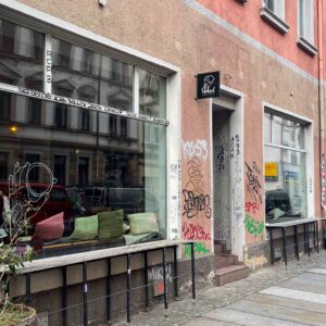 Über Feminismus und Klassenkampf Mitten im Hechtviertel: im Café Peckerl finden die Vorträge der Gruppe statt. Foto: Sebastian Diehl