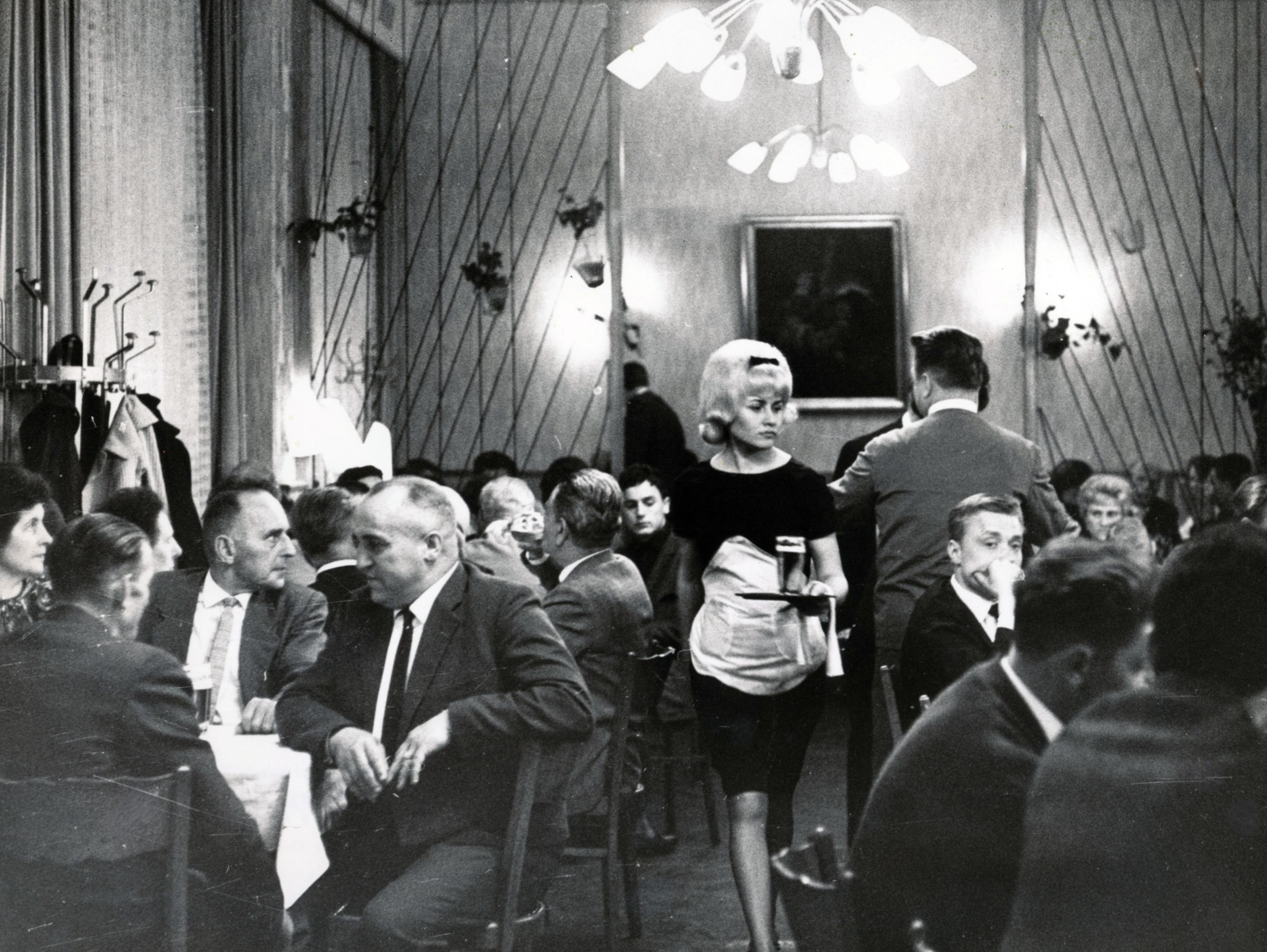 Gaststube des Hotels um 1965 - Foto: Archiv Björn Knöfel