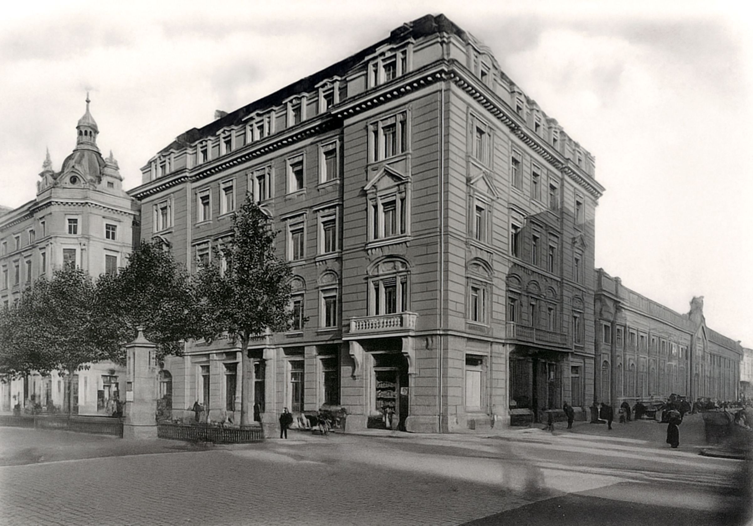 Die Neustädter Markthalle um 1900 - Zeitgenössische Postkarte (Ausschnitt)