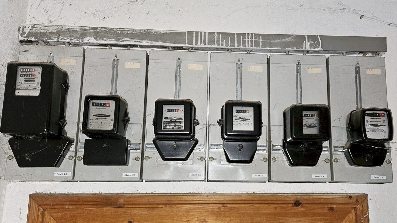 Symbolbild Stromzähler - ab Januar senkt die Sachsen-Energie die Preise für Strom und Gas. Foto: Anton Launer