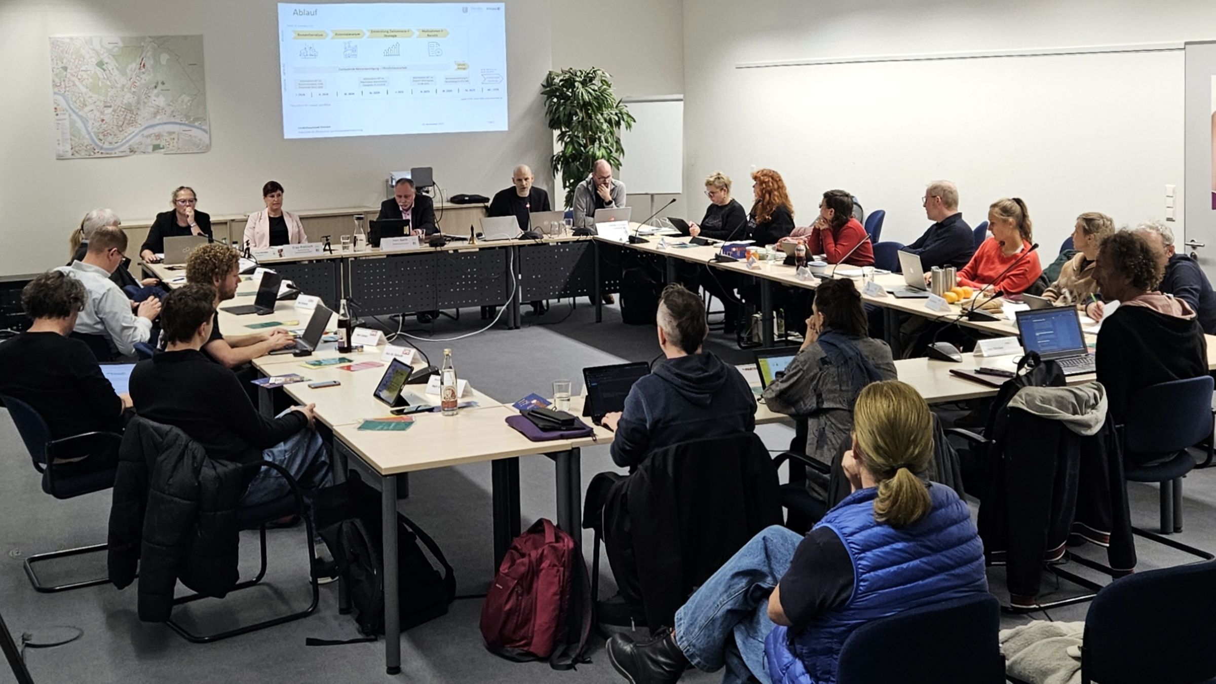 Sitzung des Stadtbezirksbeirates Neustadt - Foto: Anton Launer