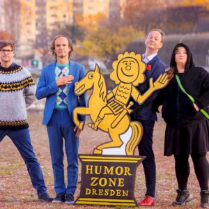 Das lustige Dutzend Christoph Walther (Zärtlichkeiten mit Freunden), Olaf Schubert (Schrimherr), Goldener (Reiter), Christoph Reuter (Piano) und Anna (Mateur) v.l. Foto: Amac Garbe