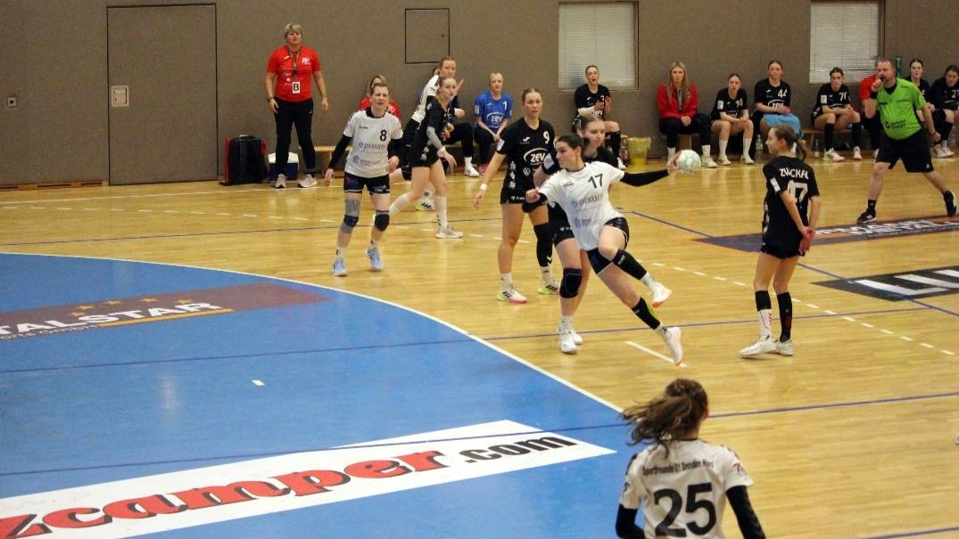 Fast jeder Wurf ein Treffer, Katja Kaden war mit 14 Treffern die Torschützenkönigin der Party. Foto Sportfreunde 01