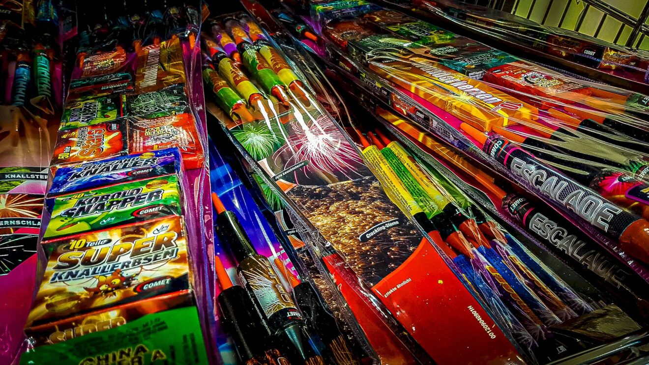 Auswahl an Pyrotechnik - Foto: Landesdirektion Sachsen