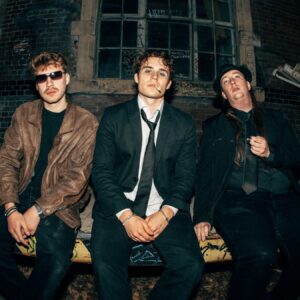 Paul Schreiber (Prod, Gitarrist, Bass), Maximilian Krause (Gesang), Patrick Herzog (Schlagzeuger) - Foto: Vorzimmer Romantik