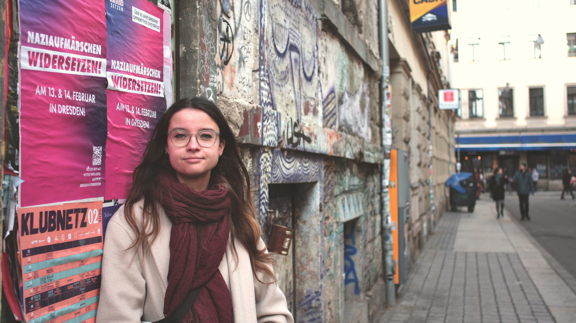 Naziaufmärschen Widersetzen! Dazu fordert Anne Herpertz vom Bündnis Dresden Wi(e)dersetzen alle Dresdner*innen auf. Foto: Victor Franke