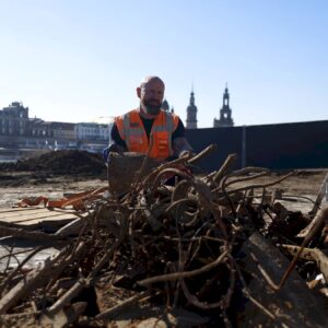 Räumstellenleiter Sebastian Liers von der Dresdner Bohrgesellschaft - Foto: Florian Varga