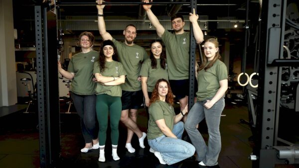 Das Team mit Leonie, Ari, Philipp, Leonie, Laura, Fabi und Mathilda (v.l.) will die Kundschaft aus der Komfortzone holen. Foto: Florian Varga