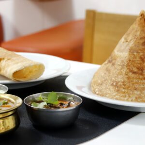 Spice und Reis auf der Louisenstraße Dosa mit Soßen - Foto: Anton Launer