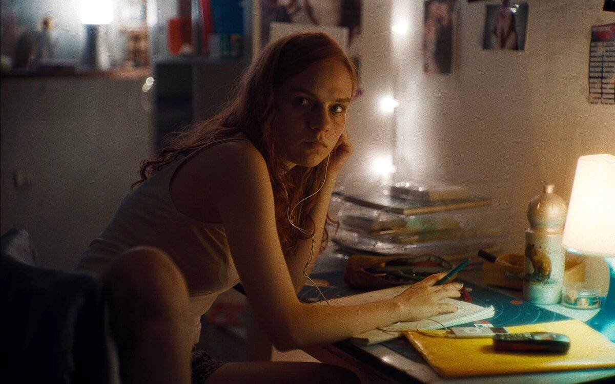 Filmszene aus "Moon Unit" - Mariella Aumann spielt Moonie.