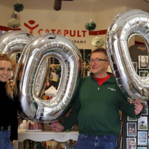 Catapult feiert, weil’s geht Unglaublich, wie viele Nullen auf dem Bild zu sehen sind. Foto: Anton Launer