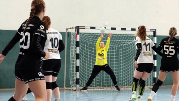 Im heißumgkämpften Spiel konnten die Dresdnerinnen am Ende mehr Tore erzielen. Foto: Sportfreunde01 Dresden Nord