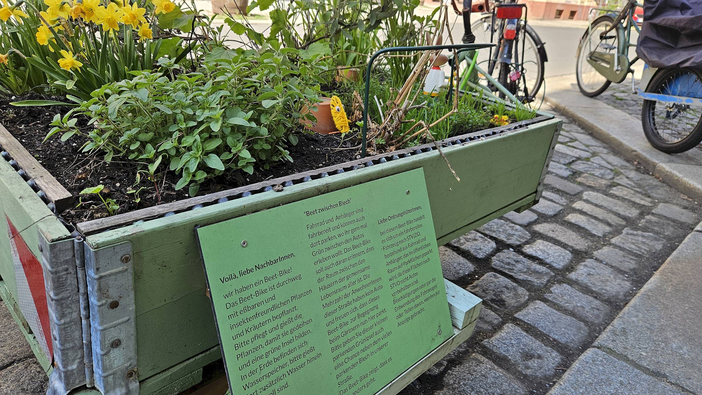 Fahrgärtchen mit Infotafel - Foto: Anton Launer