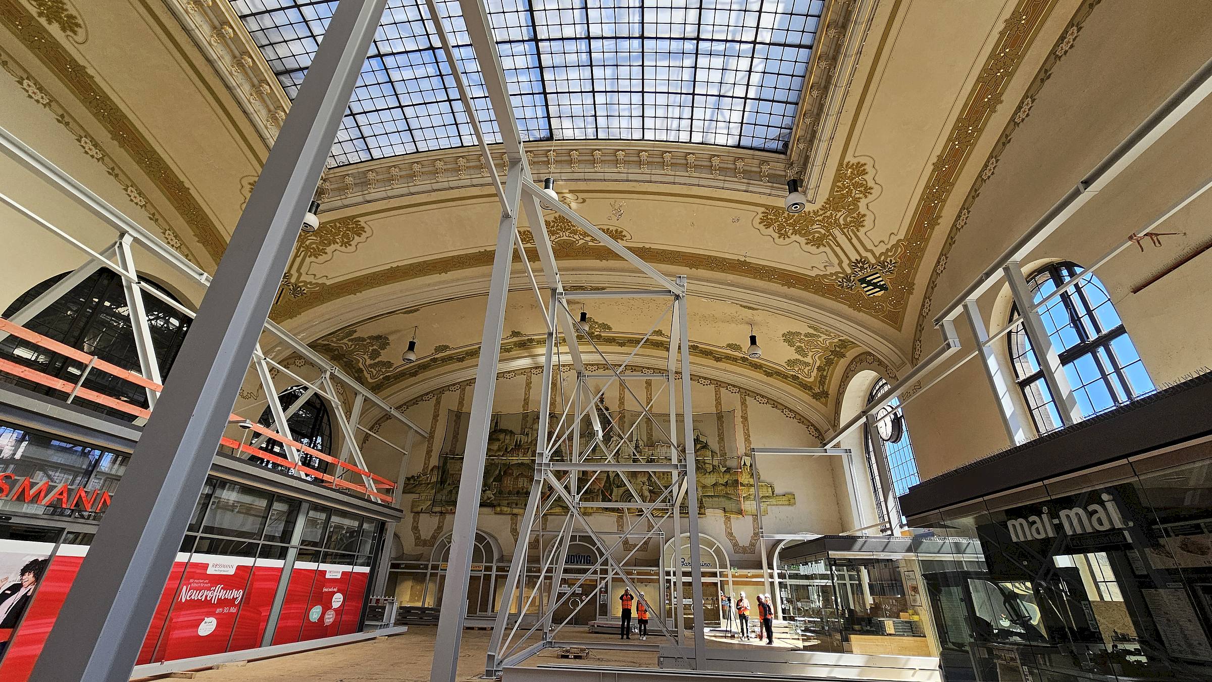 1,8 Millionen Euro kostet allein die Errichtung des Gerüstes. Foto: Anton Launer