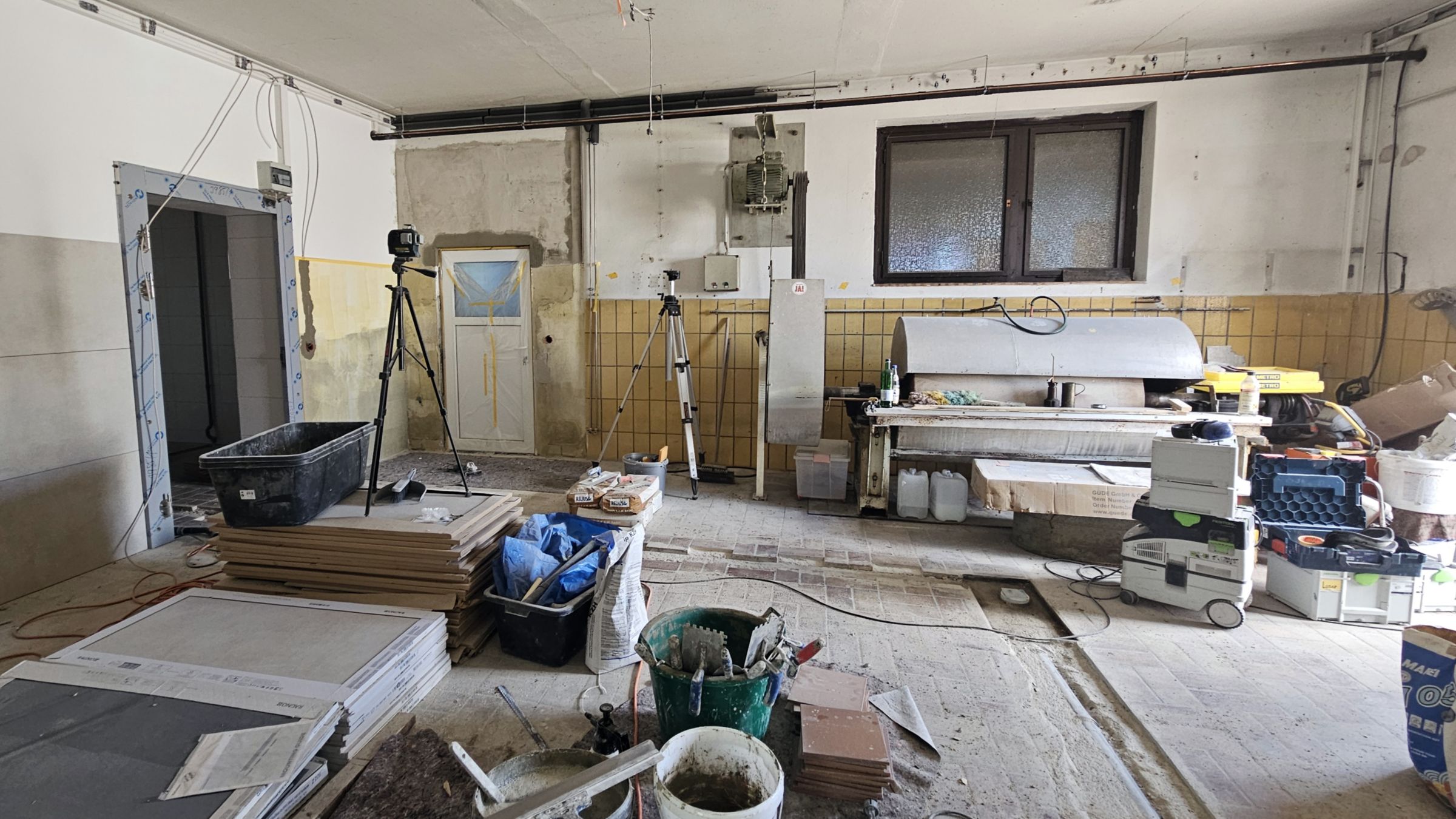 Aus der alten Glaserei wird ein Trauerhaus. Foto: Anton Launer