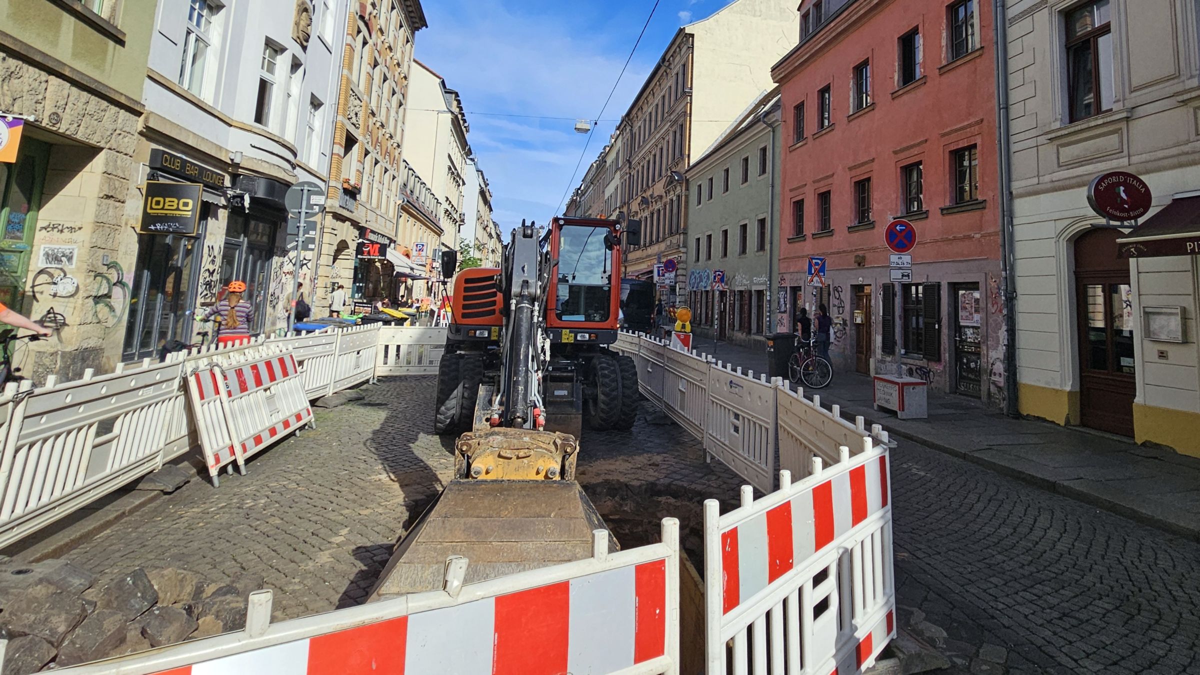 Schluss mit absackenden Pflastersteinen - Foto: Anton Launer