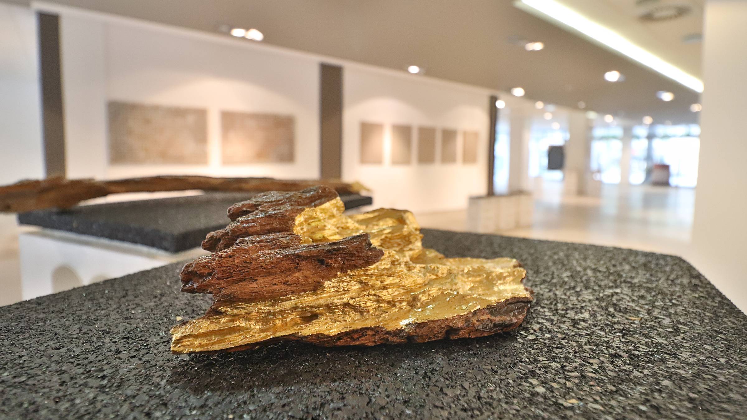 Kunst von Alabaster Becher - Foto: Anton Launer