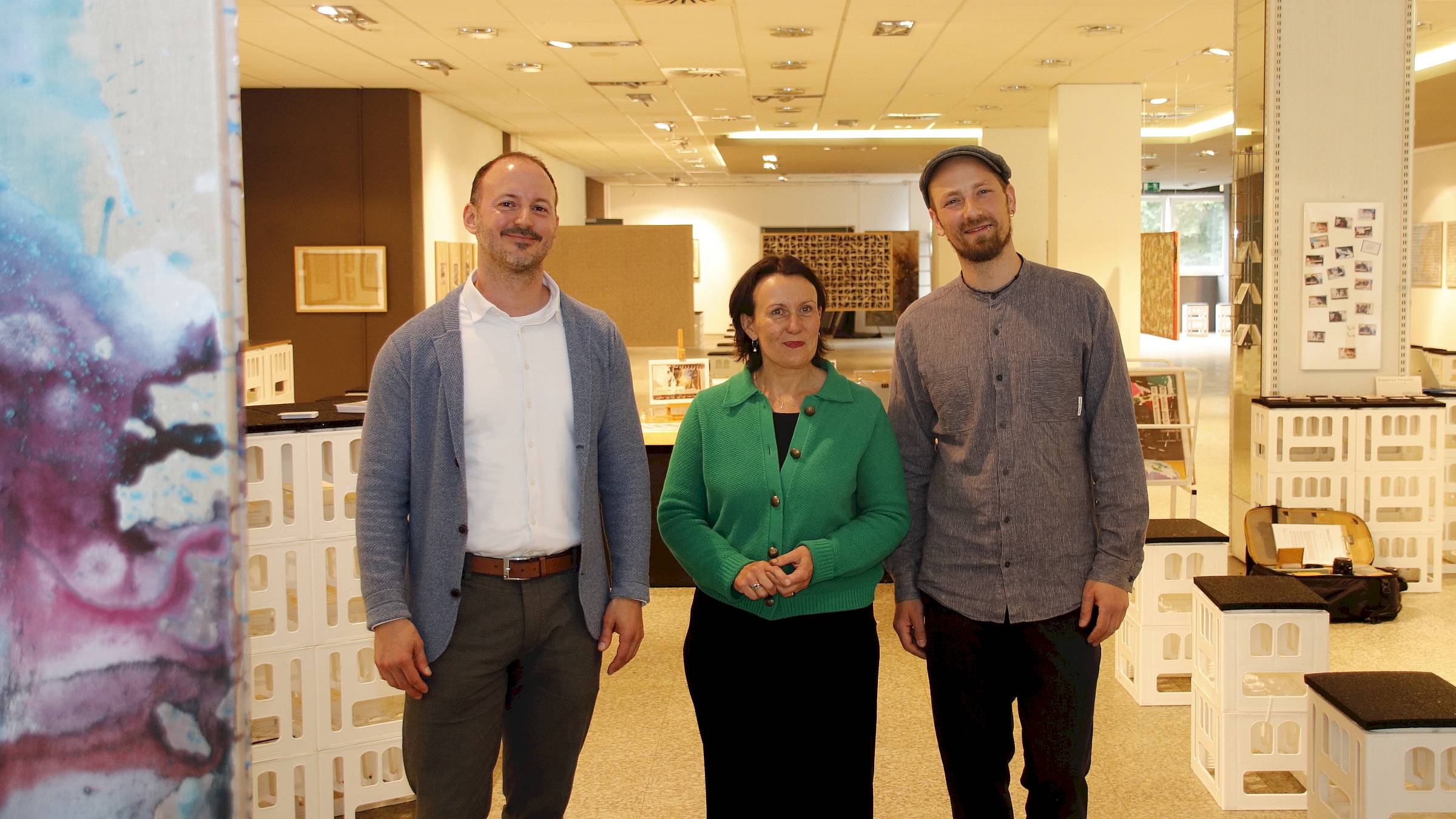 Alexander Wuttke, Barbara Oehlke und Alabaster Becher - Foto: Anton Launer