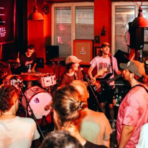 Das Farewell Youth Festival verspricht auch in diesem Jahr kuschlige Nähe - Foto: Milena Schoenfeldt