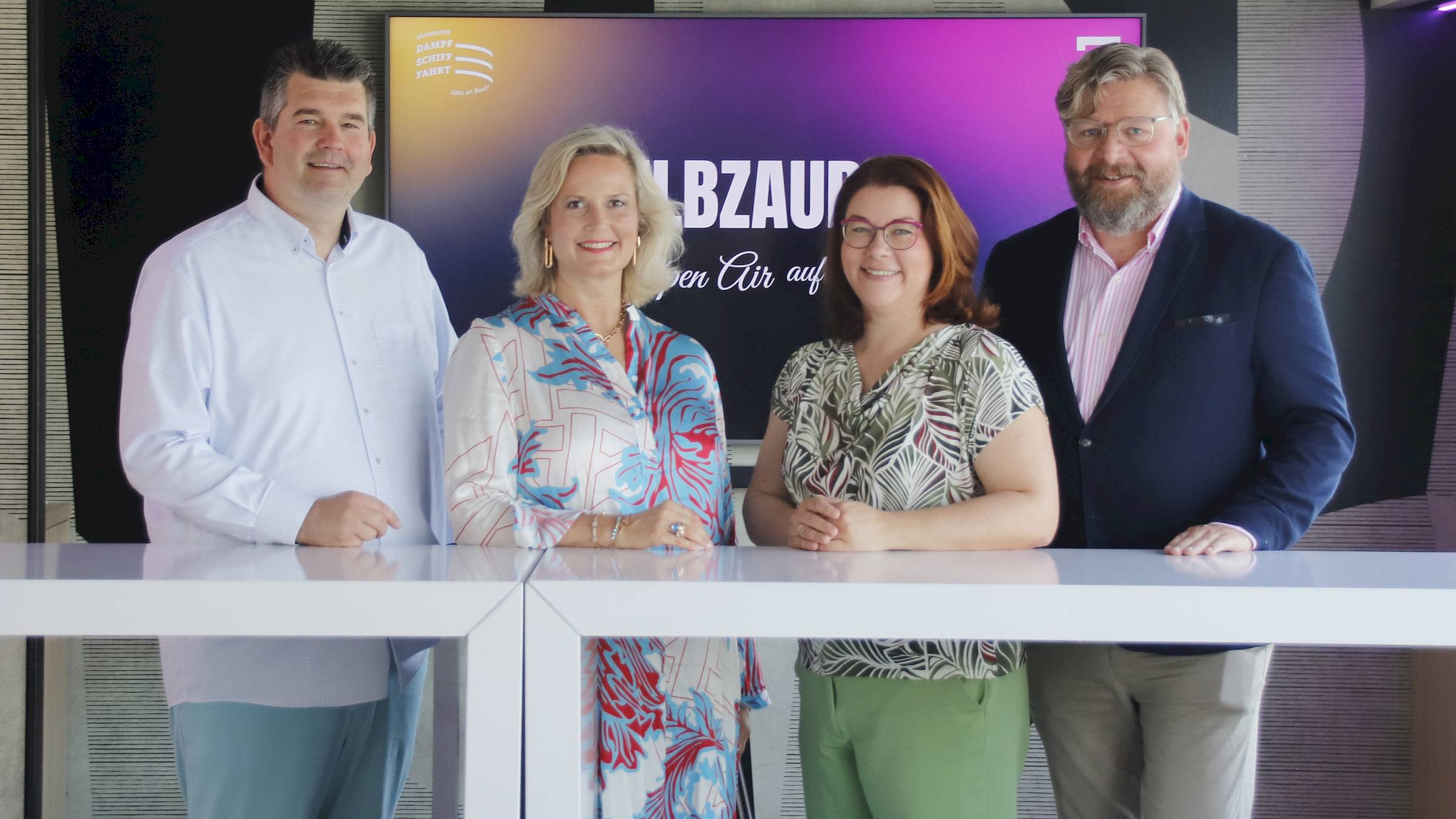 Stefan Bloch, Geschäftsführer Weiße Flotte, Sopranistin Camilla Nylund, Astrid Rockel, Geschäftsführerin Weiße Flotte und Regisseur Thomas Reiche. Foto: Anton Launer