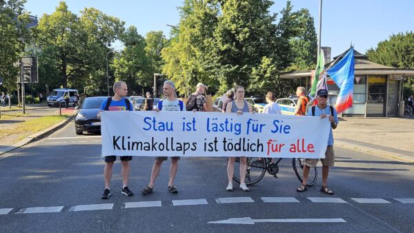 Extinction Rebellion blockierte den Albertplatz - Foto: Anton Launer
